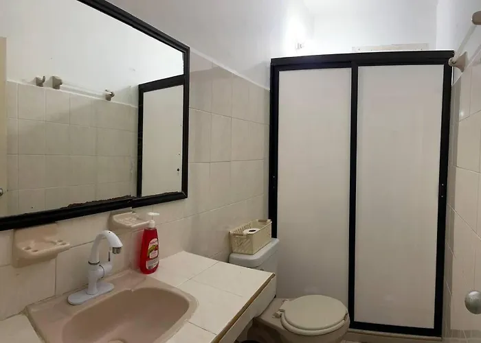 Casa Juan, Estudio En *